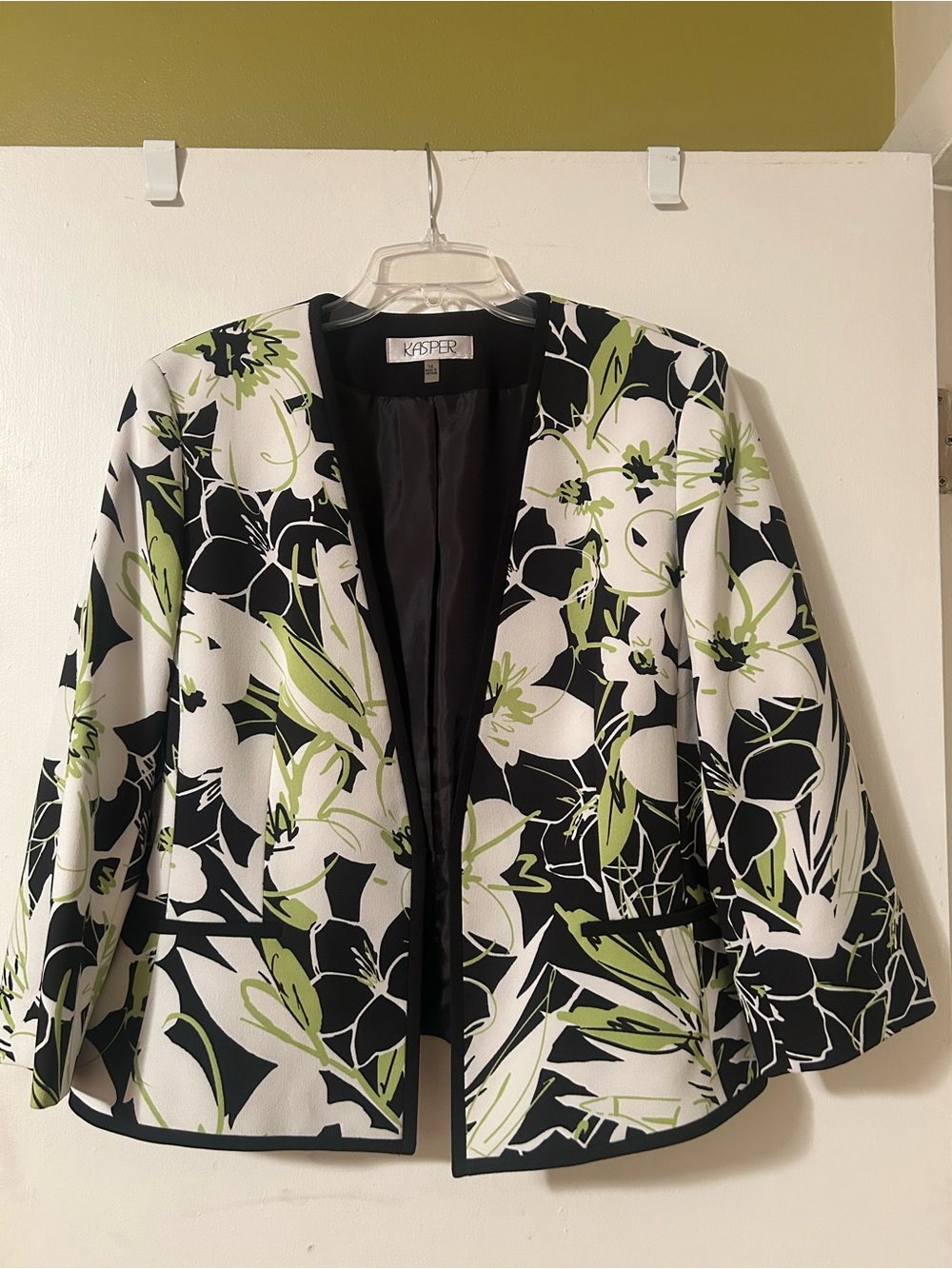 Kasper Black, White & Green Floral Open-Front Blazer